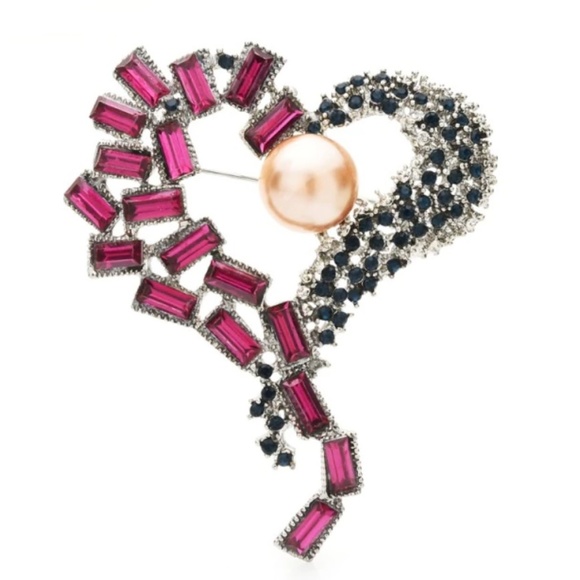 Jewelry - NEW Large Heart Rhinestone Pearl Brooch